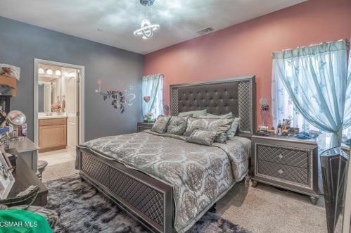 4376 Ish Dr, Simi Valley CA  93063-2945 exterior