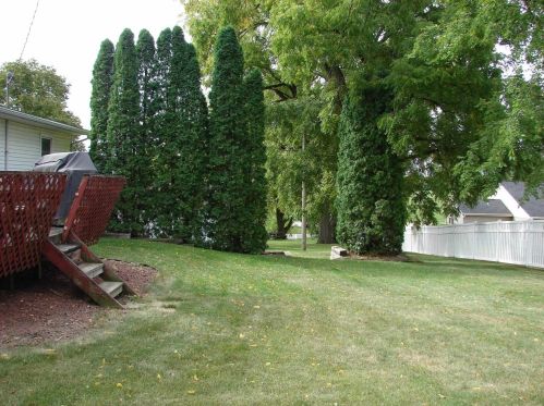 624 Iowa St, Dodgeville WI  53533-1906 exterior