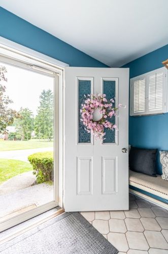 128 Laurel Pl, New Kensington, PA 15068-4926