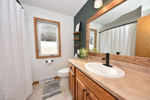 5830 121, Milwaukee WI 53227-3878 exterior