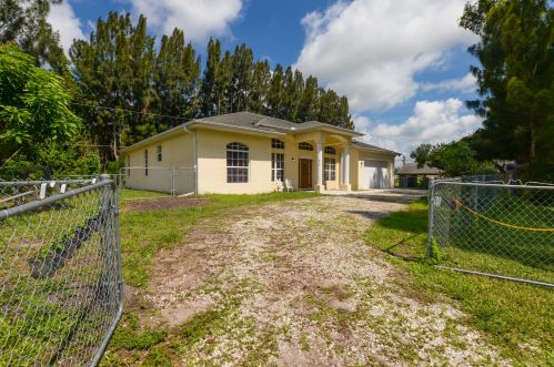 315 Kaye St, Fort Pierce, FL 34947-1535