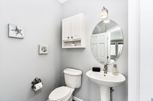 2720 Northridge Dr, Duluth MN  55811-4210 exterior