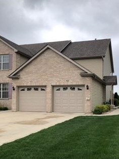 927 Veterans Ln, Crown Point, IN 46307-2748
