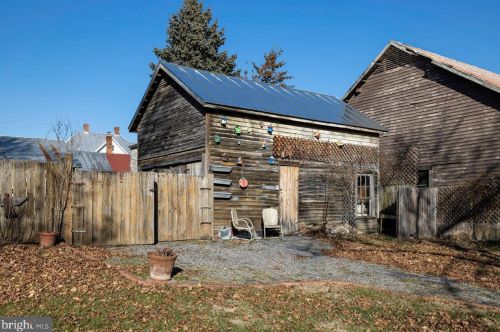 102 High St, Edinburg VA  22824-3084 exterior