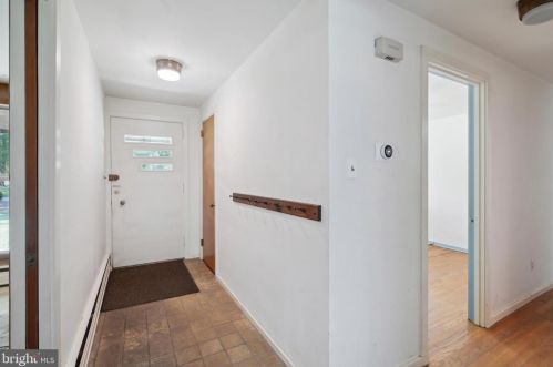 24 Morningside Dr, Lansdale, PA 19446-1703
