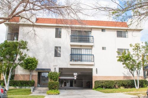 1117 Elm Ave, Glendale, CA 91201-1367