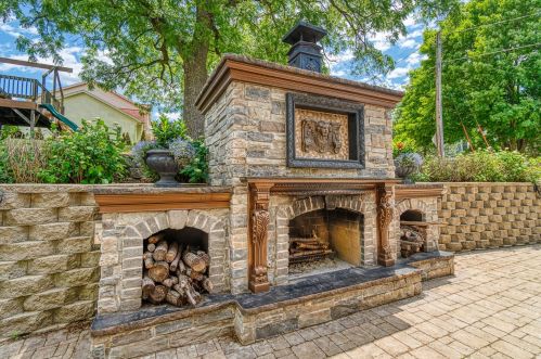 233 Darwin St, Lake Geneva WI  53147-2012 exterior
