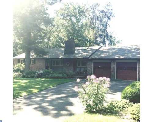904 Main St, Riverton, NJ 08077-1708