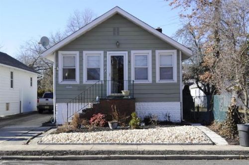 1234 Maplewood Rd, Belmar, NJ 07719-2839