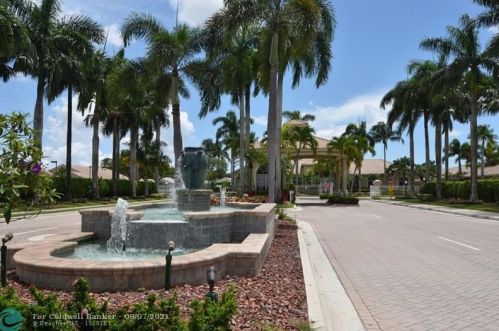 10471 Utopia Cir, Boynton Beach, FL 33437-5543