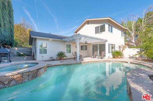 25561 Novela Way, Santa Clarita, CA 91355-2528