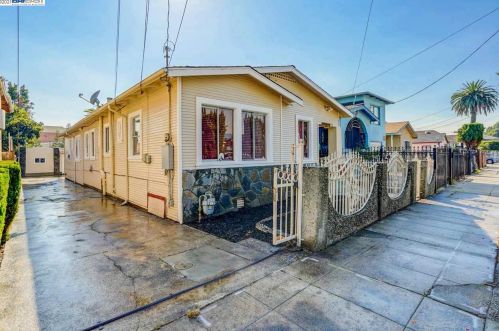 6253 Bromley Ave, Oakland, CA 94621-3847