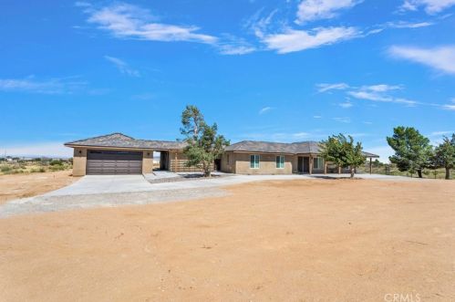 11415 White Rd, Victorville, CA 92392-1743