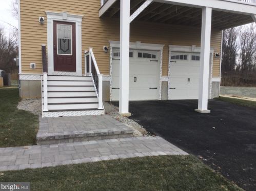 84 Washington St, Delaware City, DE 19706-7789