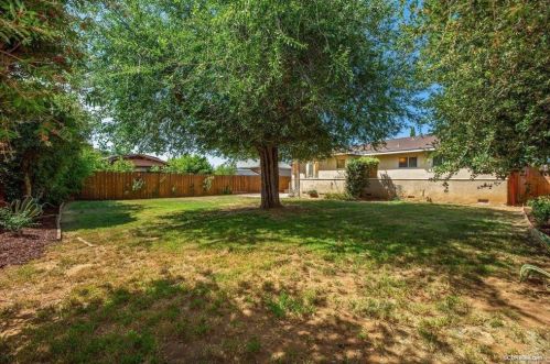 824 Goldenrod St, Escondido, CA 92027-1710