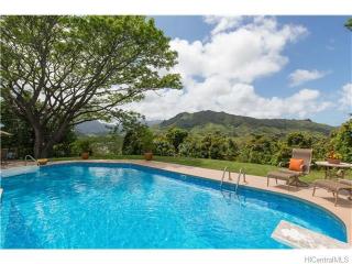 1596 Uluhao Pl, Kailua, HI 96734-4419