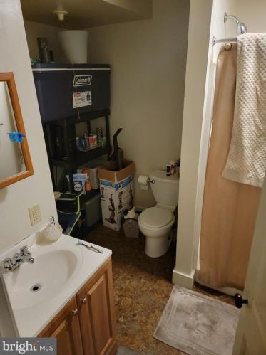 235 Cres St, Harrisburg PA 17104-1017 exterior