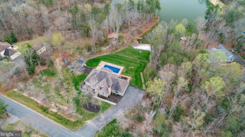 7905 Waterford Dr, Spotsylvania VA  22551-2204 exterior