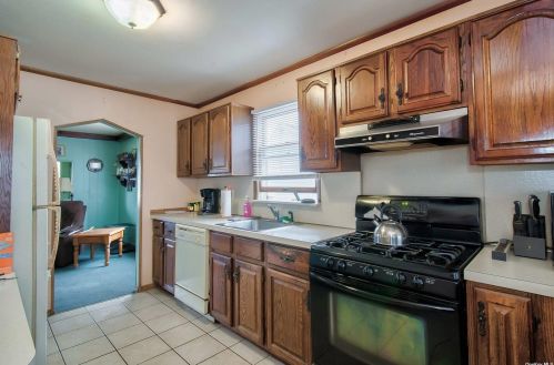 50 Fordham Rd, Hicksville NY  11801-6052 exterior