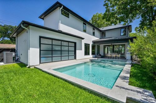 2019 Brentwood St, Austin TX  78752-4105 exterior