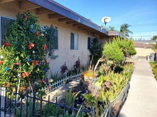 7535 Fillmore Dr, Buena Park, CA 90620-3988