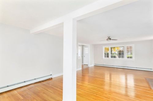 61 Knotty Oak Rd, Coventry RI  02816-8306 exterior