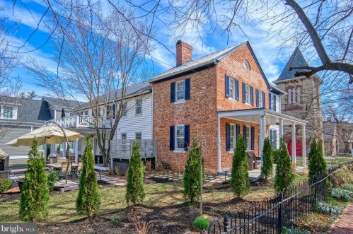 102 Cornwall St, Leesburg VA 20176-2804 exterior