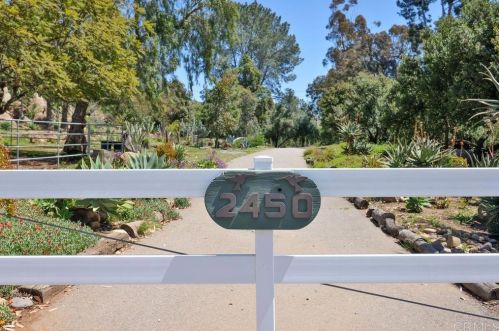 2450 Dehesa Rd, El Cajon, CA 92019-2728