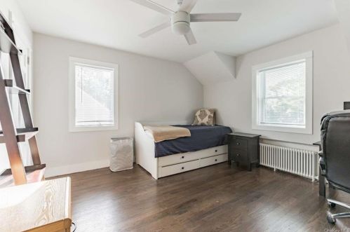 20 Disbrow Ln, New Rochelle NY  10804-3209 exterior