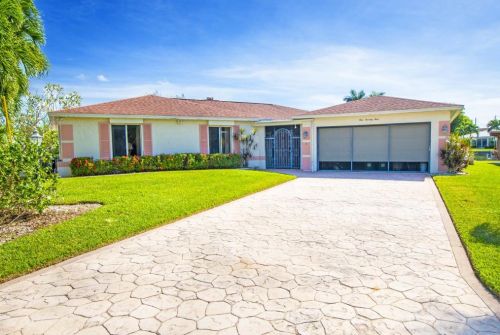 174 Hilo St, Naples, FL 34113-8663