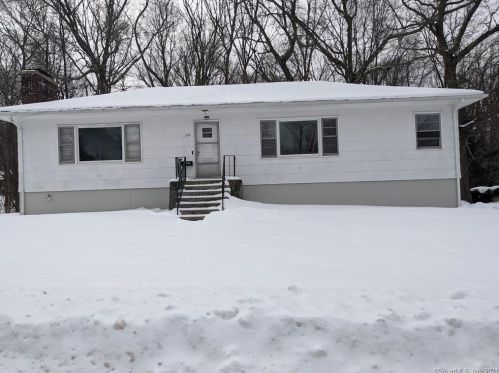 100 Piping Rock Dr, Waterbury, CT 06706-2425