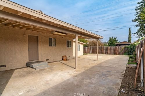 691 Date Ave, Rialto CA  92376-7006 exterior