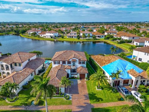 8297 28th St, Hollywood FL  33024-3187 exterior