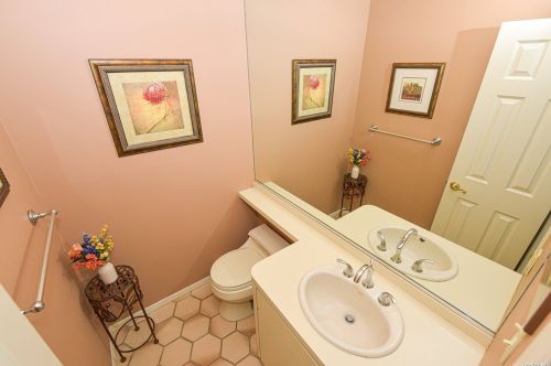 80 Stonehurst Ln, Huntington Station NY  11746-7934 exterior