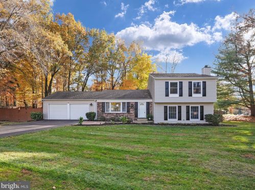 2349 Rosedown Dr, Herndon, VA 20191-1631