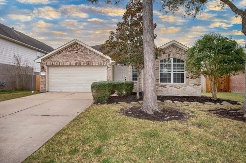 6713 Paigetree Ln, Pearland, TX 77584-7163