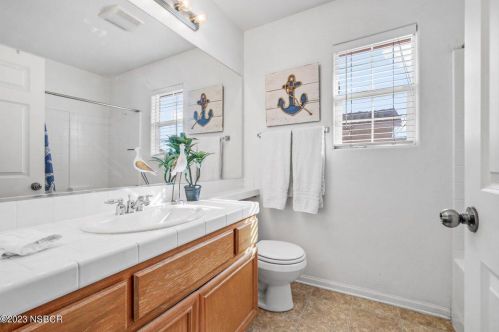 247 Gilea Ct, Santa Maria CA 93455-1382 exterior