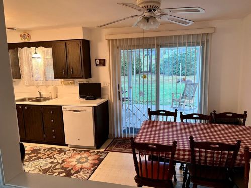 1521 Sycamore St, South Connellsville PA  15425-4954 exterior