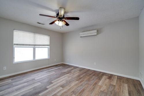 2047 River Birch Dr, Amelia OH  45102-2320 exterior