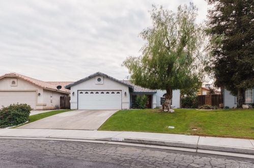 5617 Sugar Pine Dr, Bakersfield, CA 93313-5155