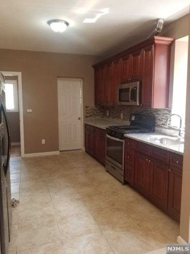 30 Grace St, Irvington NJ  07111-3506 exterior