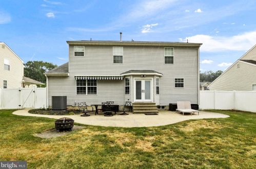 17 Hillside Ln, Berlin Boro NJ  08009-1703 exterior