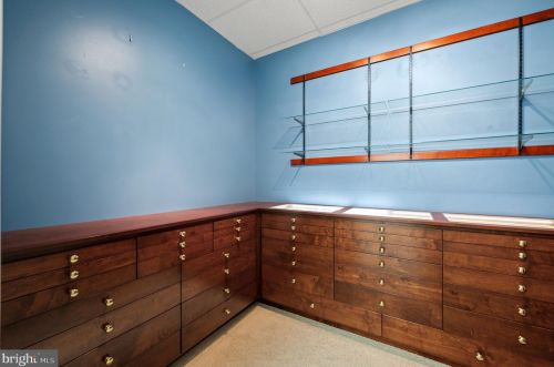 100 Deer Vly Ln, Wilmington DE  19807-1912 exterior