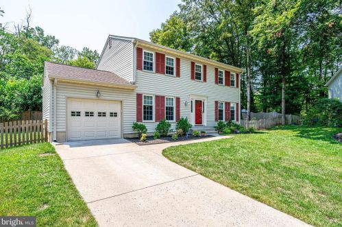 7812 Tower Woods Dr, Springfield, VA 22153-2245