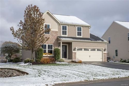 5771 Willow Creek Ln, Pendleton, NY 14132-9505