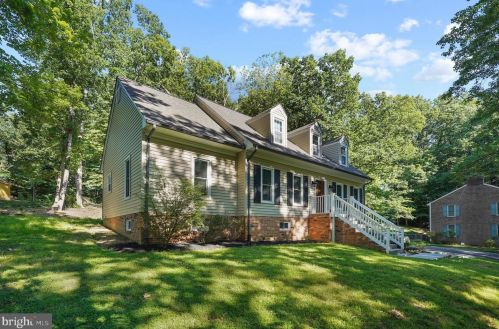 1427 Candlewood St, Fredericksburg, VA 22407-4814