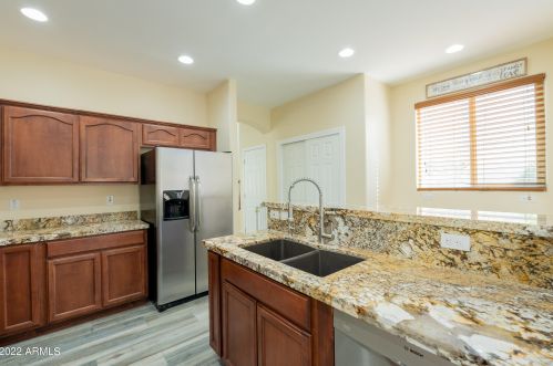 1847 Dunbar Dr, Phoenix AZ  85042-6856 exterior