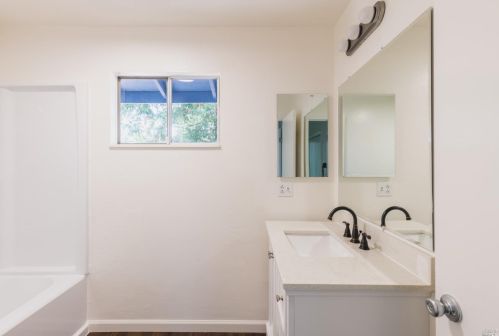 810 Walnut Ave, Ukiah CA  95482-3703 exterior