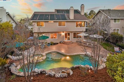 11684 Harlan Rd, Pleasanton, CA 94568-1363