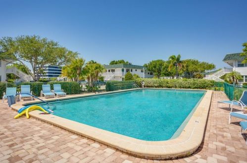 2800 Indian River Blvd, Vero Beach FL  32960-5226 exterior